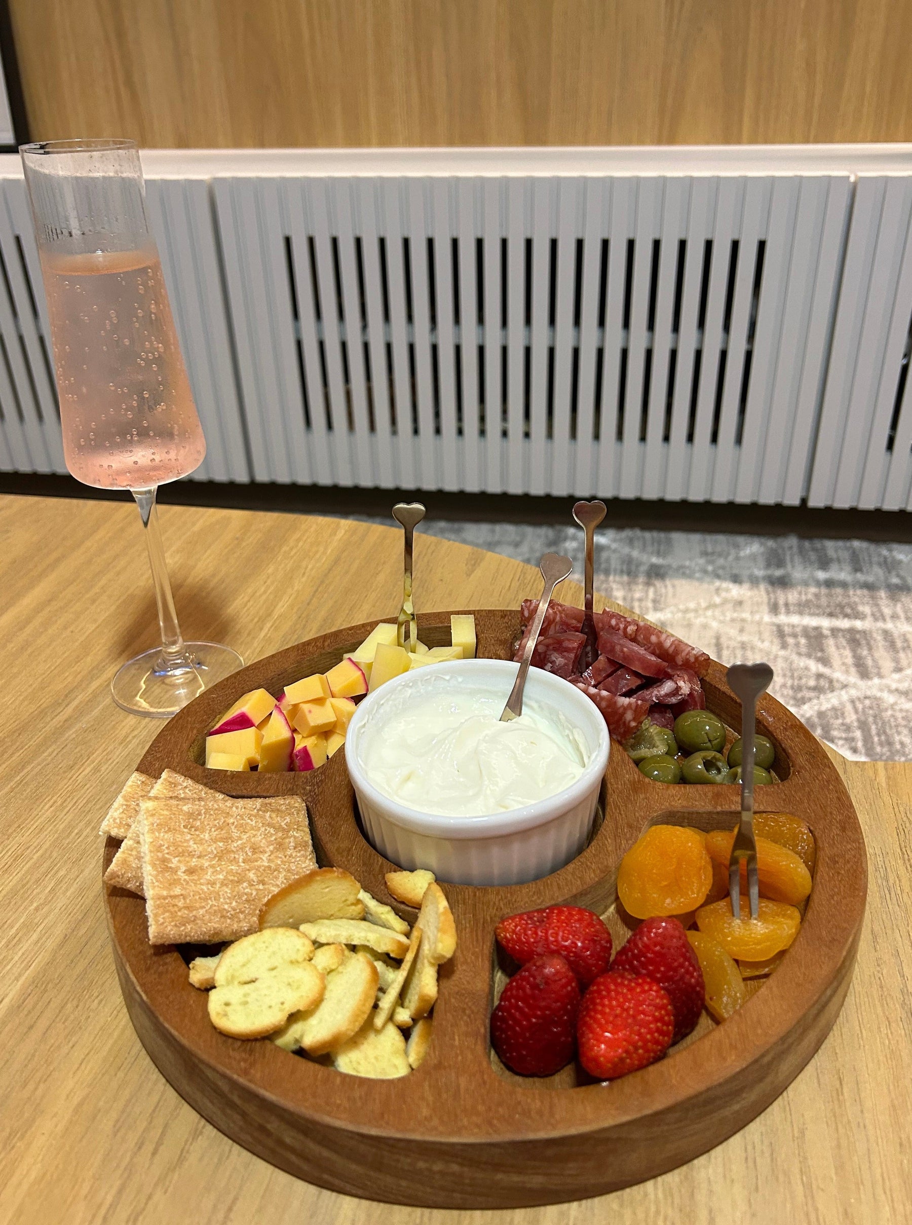 Petisqueira de Madeira Premium com Cerâmica e 4 Garfinhos